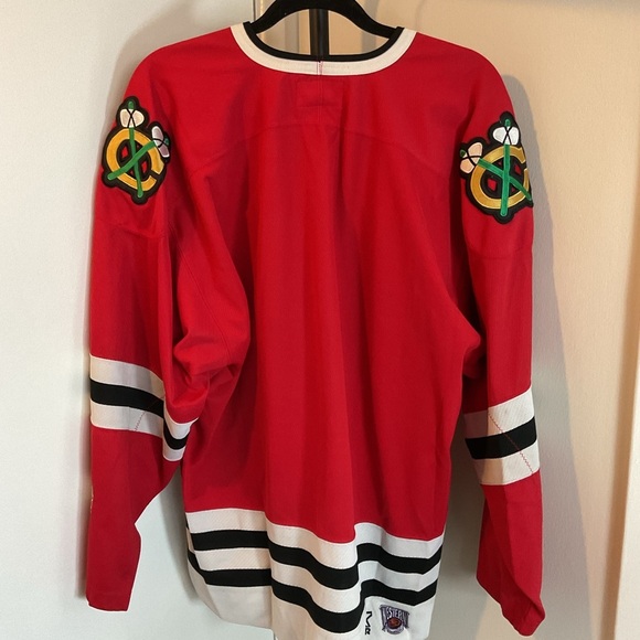 23. Vintage Chicago Blackhawks CCM Maska Jersey Size Medium Red 90s NHL Size XL - Picture 6 of 8